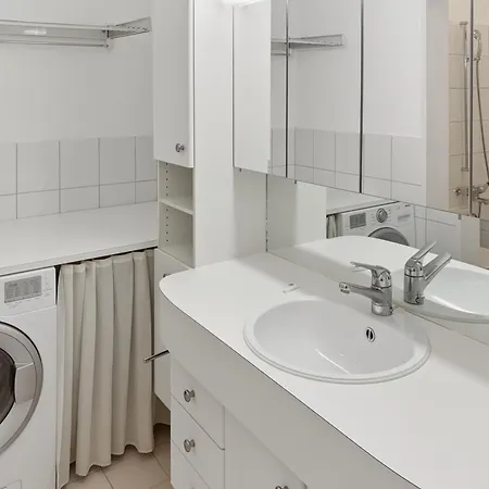 Executive 1br Flat, Center - Hammer 2