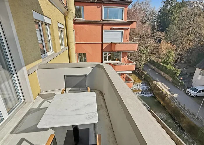 Executive 1br Flat, Center - Hammer 2