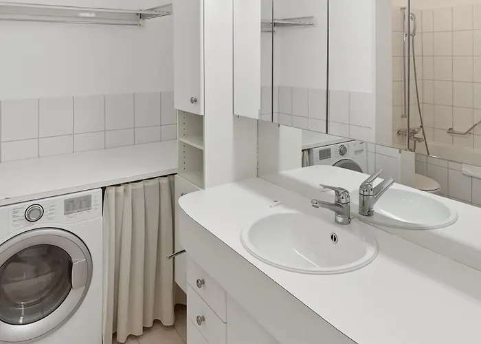 Executive 1br Flat, Center - Hammer 2